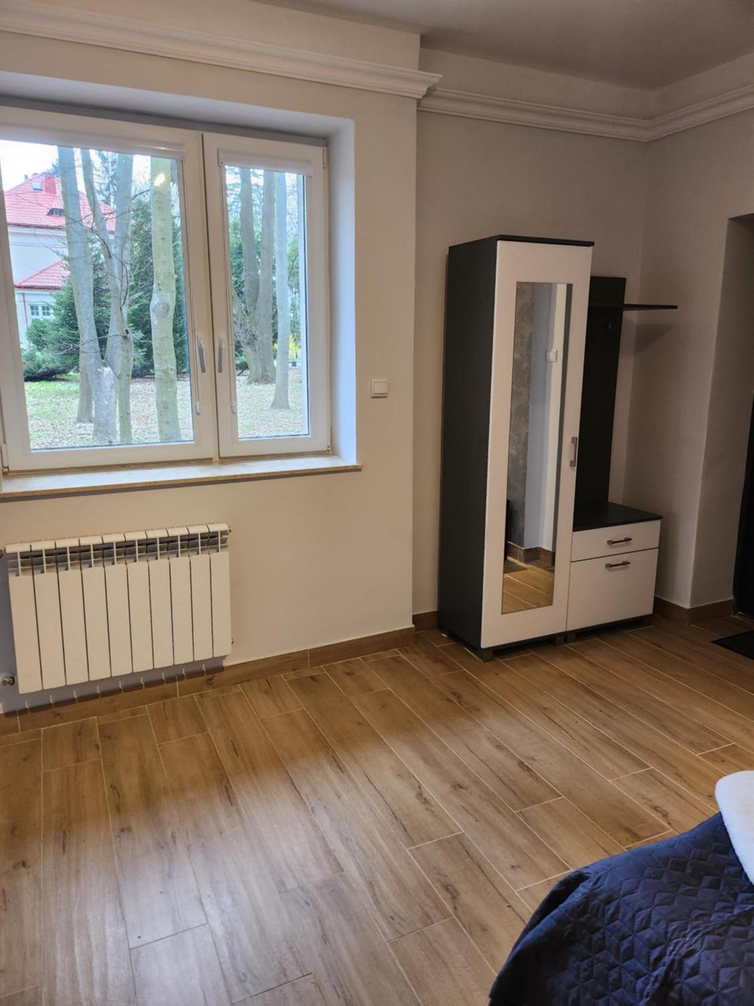 Willa Park Ostrowiec Świętokrzyski Exteriör bild