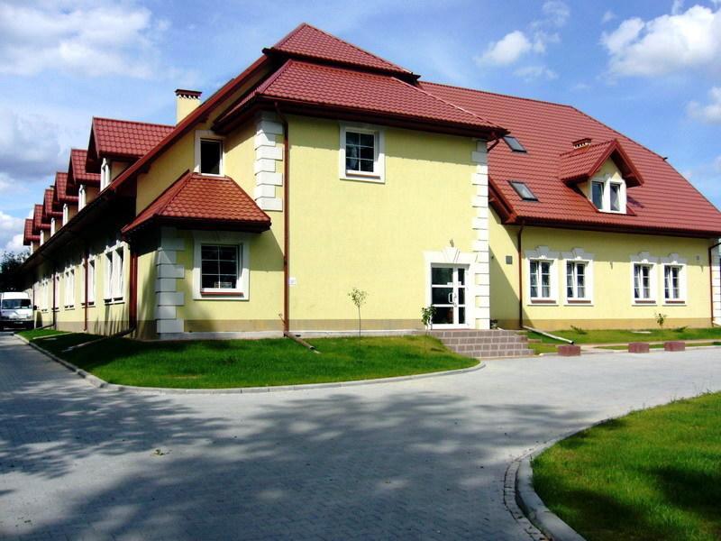 Willa Park Ostrowiec Świętokrzyski Exteriör bild