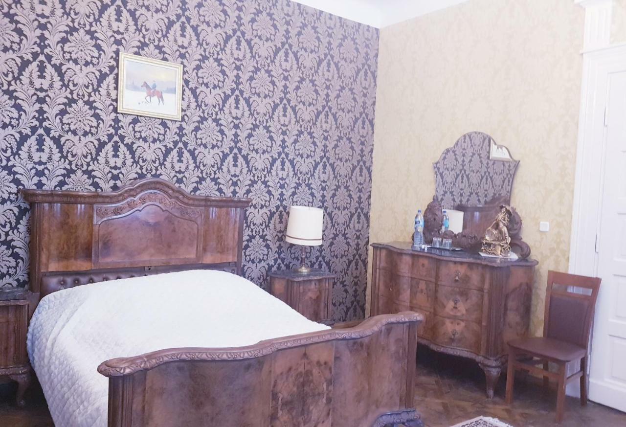 Willa Park Ostrowiec Świętokrzyski Exteriör bild